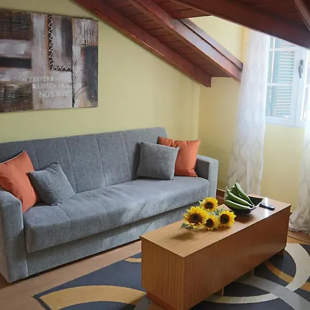 Palmeira House By Sam Tabua (Madeira)