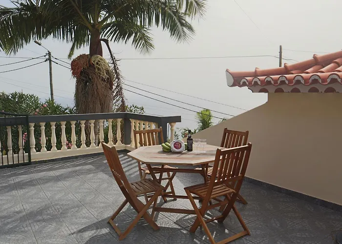 Palmeira House Hébergement de vacances *